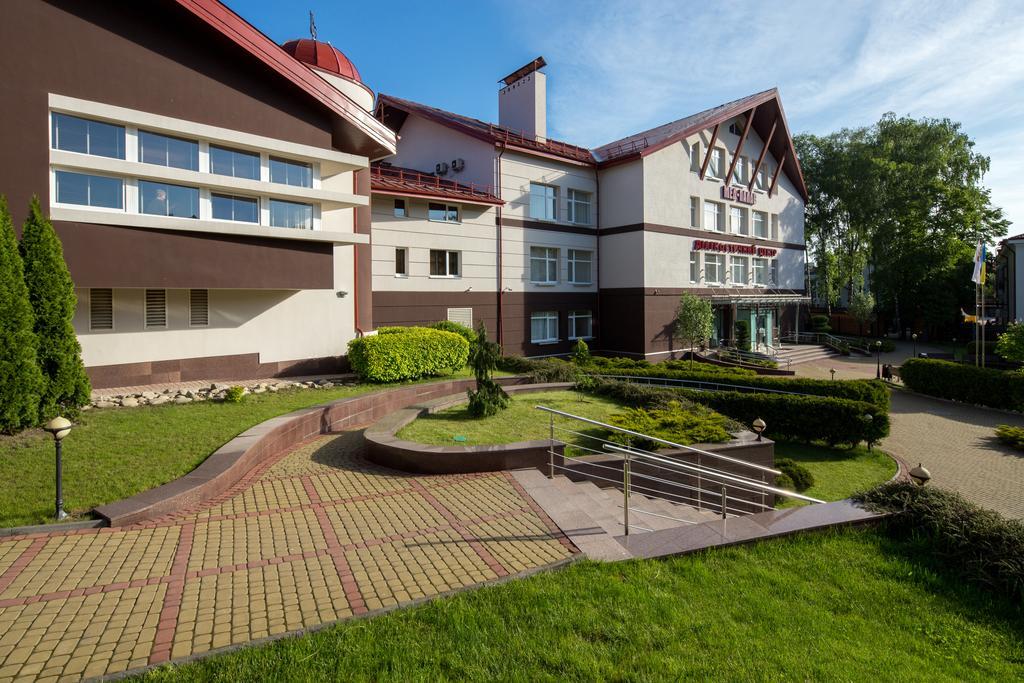 Mirotel Resort And Spa Truskavets Exterior photo The main building of the university