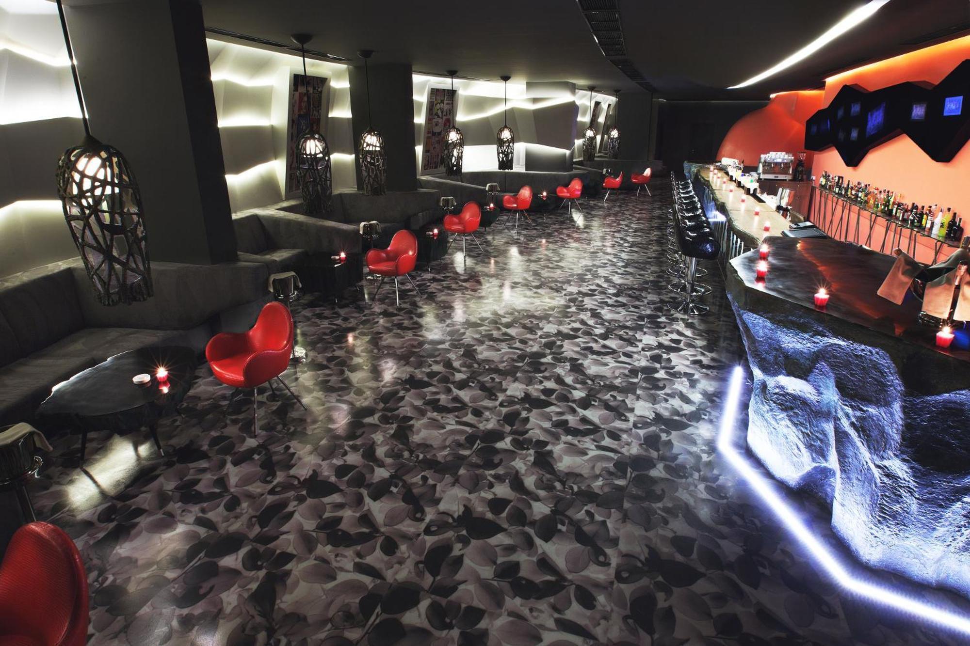 Mirotel Resort And Spa Truskavets Exterior photo The interior of the nightclub
