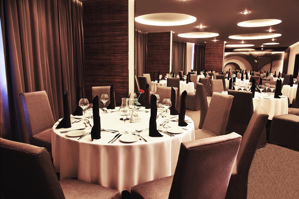 Mirotel Resort And Spa Truskavets Exterior photo The ballroom at the hotel