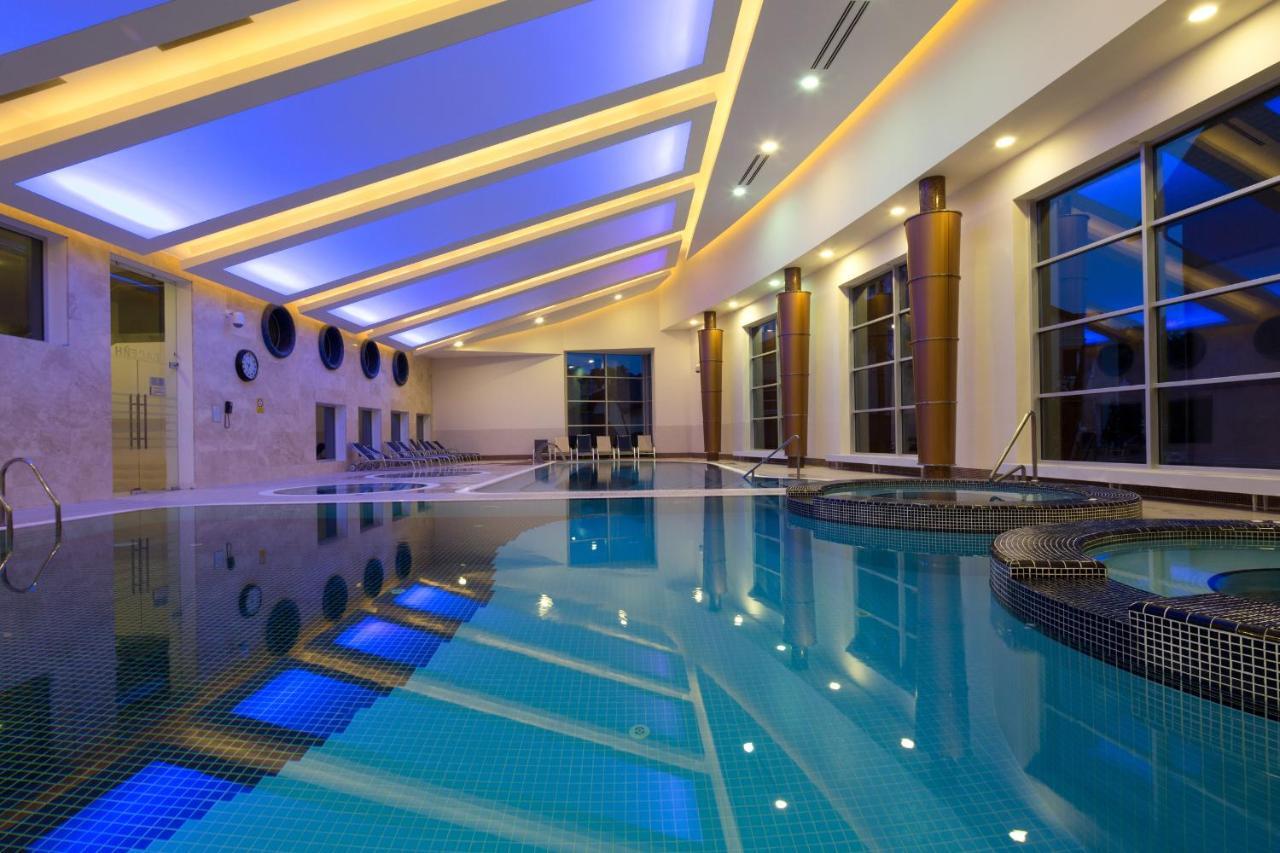 Mirotel Resort And Spa Truskavets Exterior photo The swimming pool at the hotel